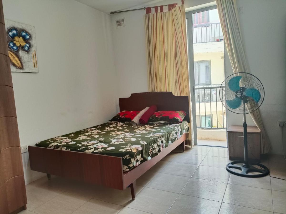 אטרד You Can Enjoy Your Time At Waterford Apartment מראה חיצוני תמונה